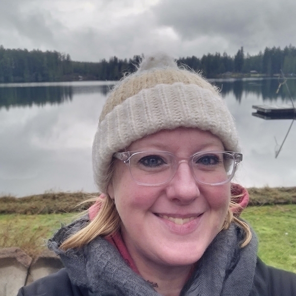 Meet your Posher, Cheryl - Picture 2 of 2